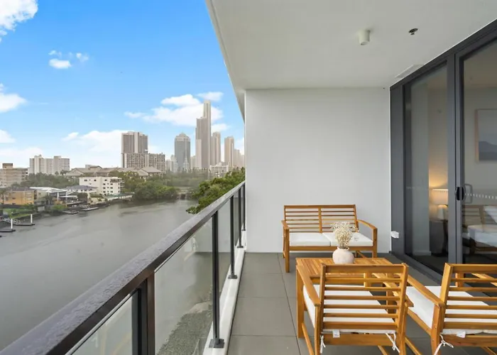 The Sunset - Brand New Riverview 2 Bedroom With Free Parking, Pool & Gym