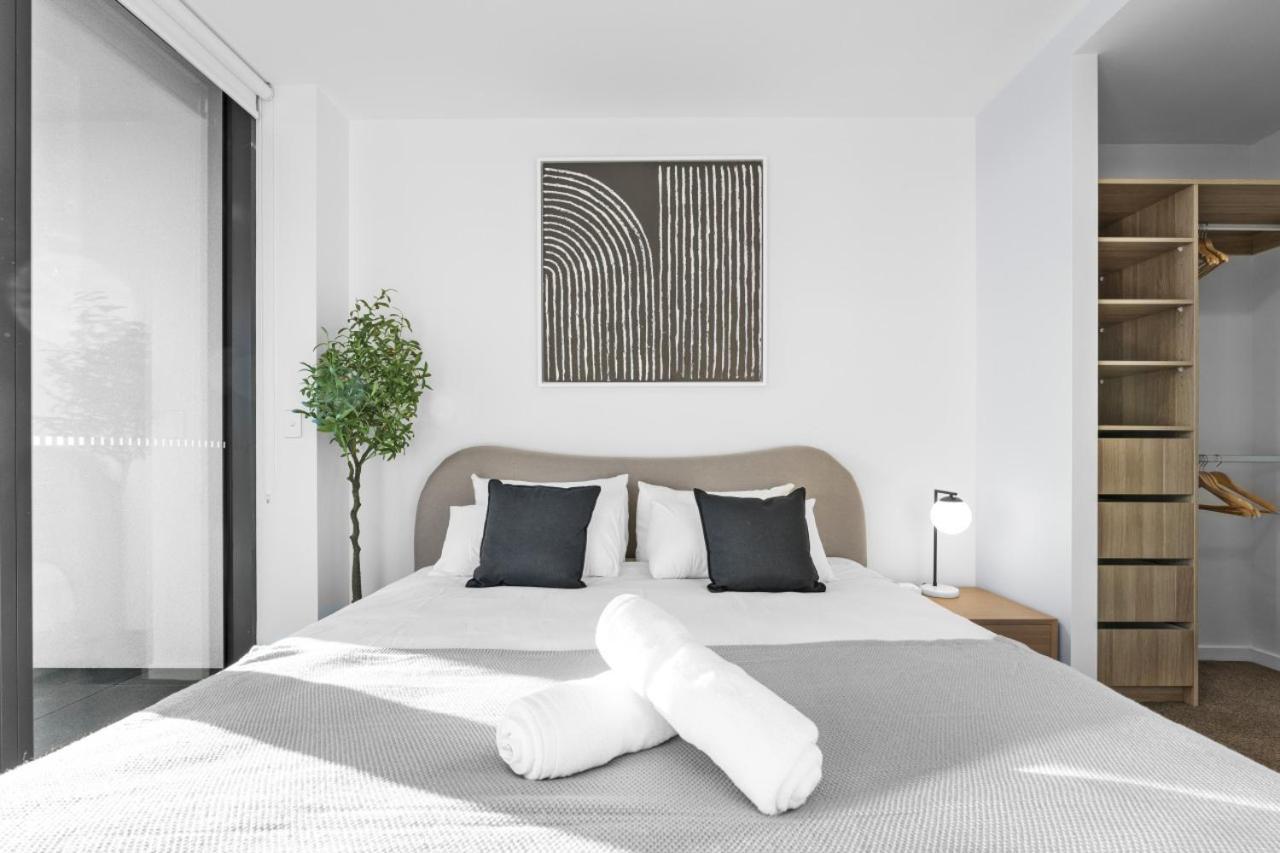 Apartment The Sunset - Brand New Riverview 2 Bedroom With Free Parking, Pool & Gym *